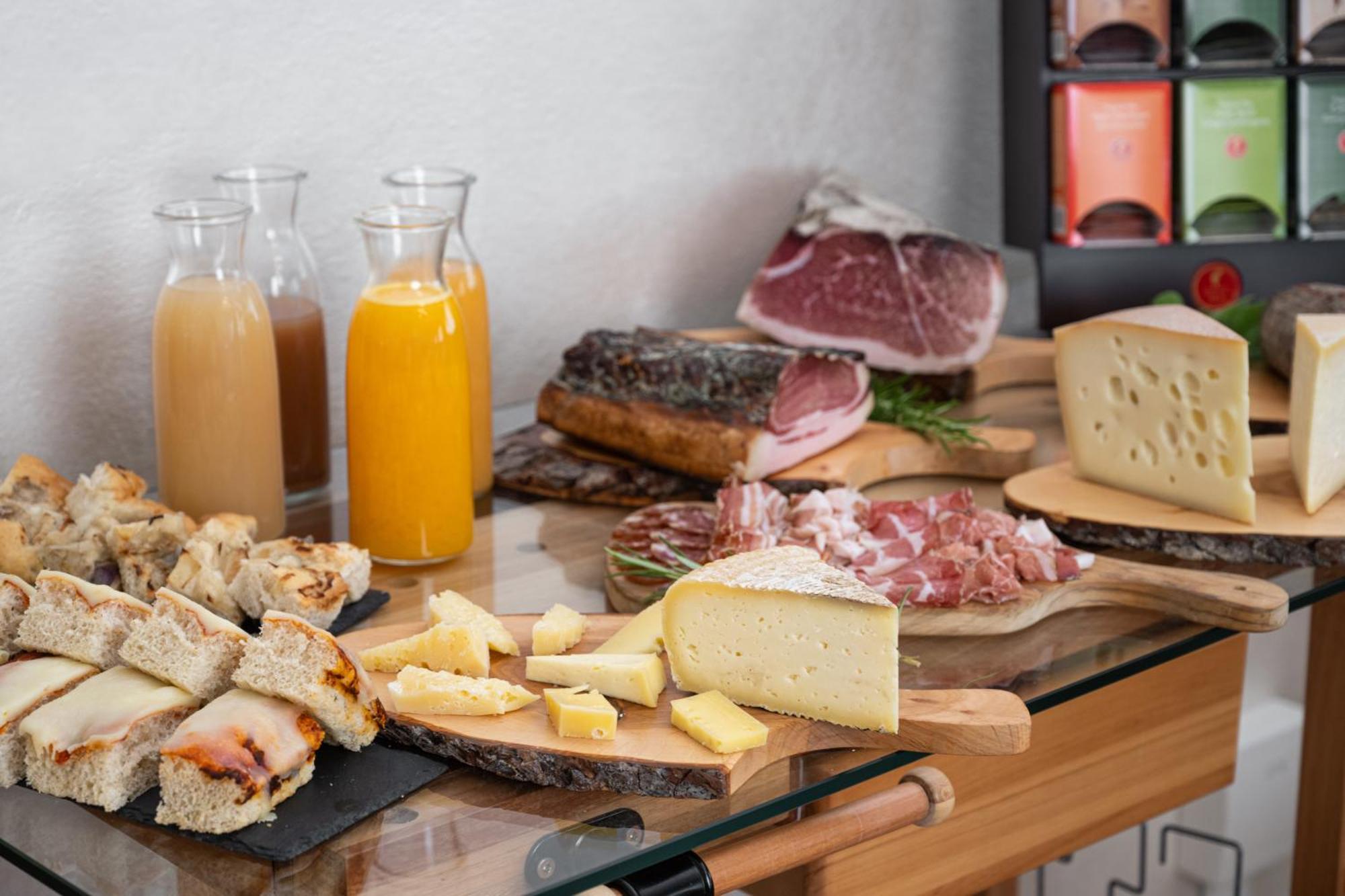 Piccolo Orso Bruno Bed & Breakfast กาวาเรโน ภายนอก รูปภาพ
