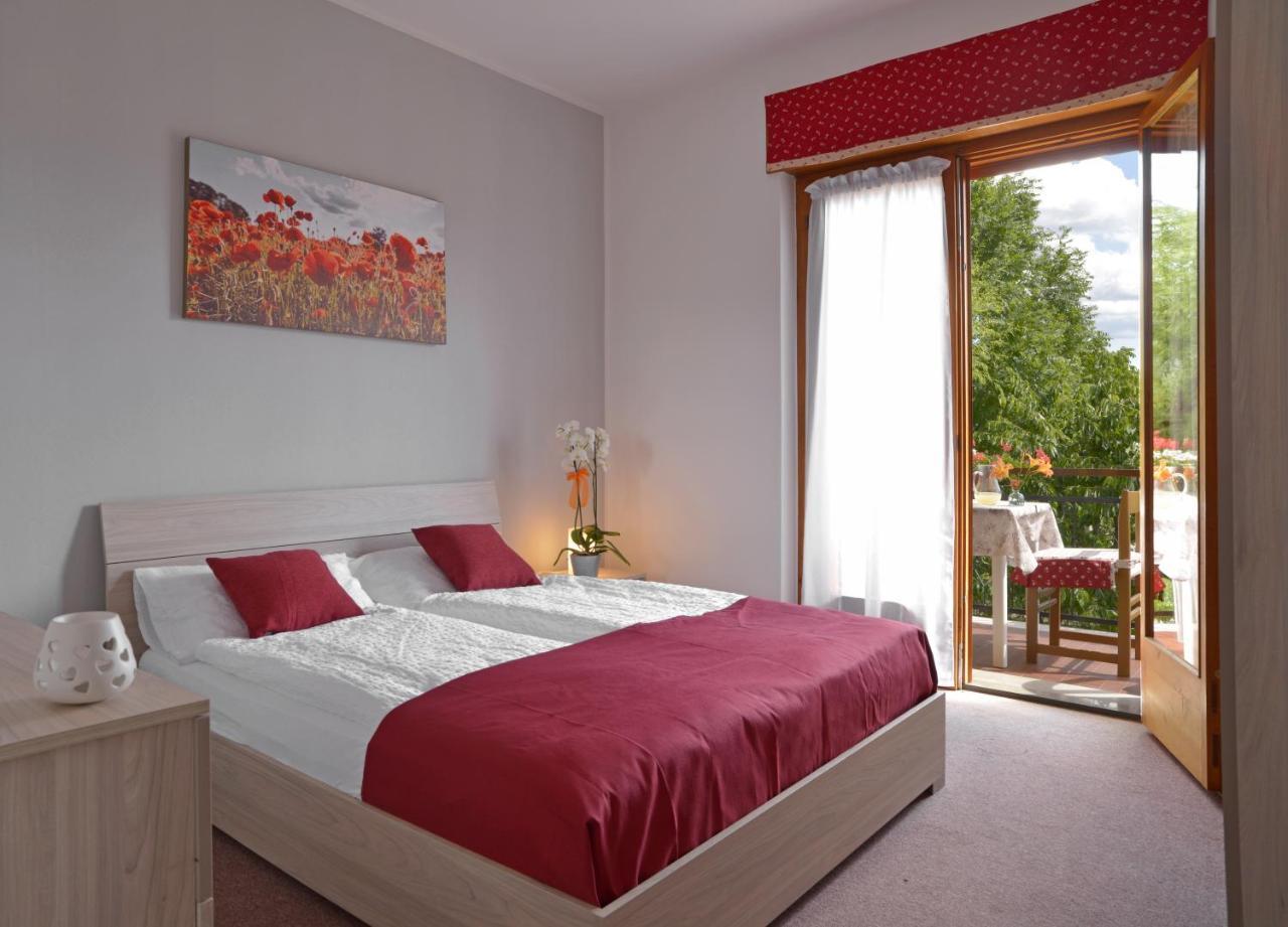 Piccolo Orso Bruno Bed & Breakfast กาวาเรโน ภายนอก รูปภาพ
